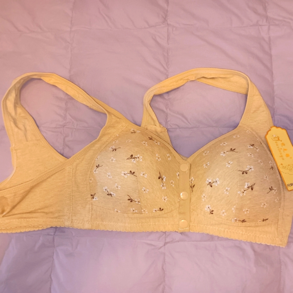 Snap Front Bra Sz 52 New Photos Added.